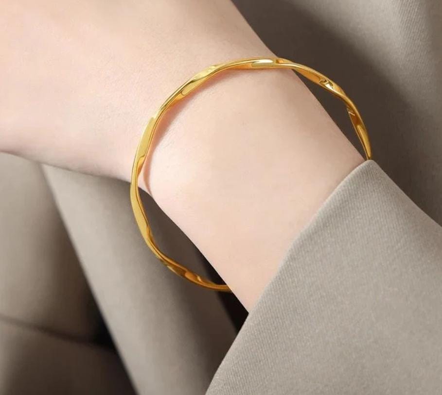 Waves Goldplated Bracelet