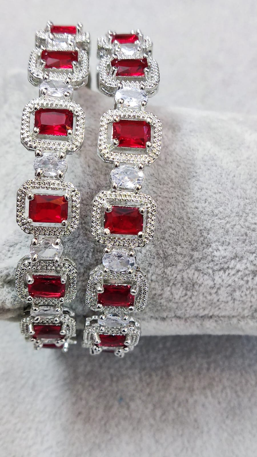 Luxora Bangles- set of 2