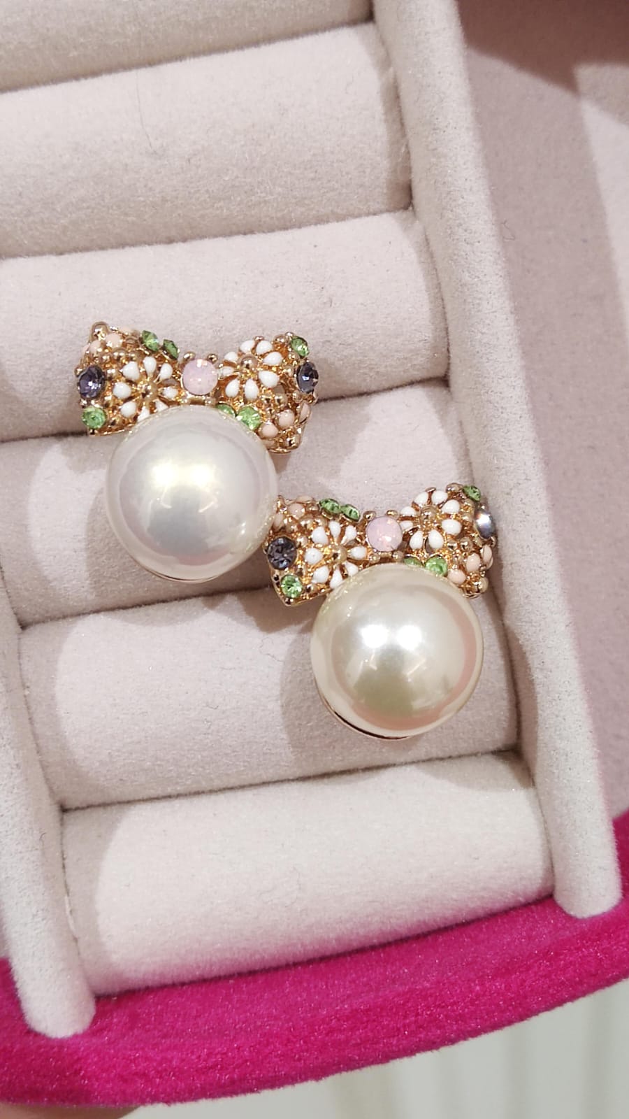 Pearl Bow Studs