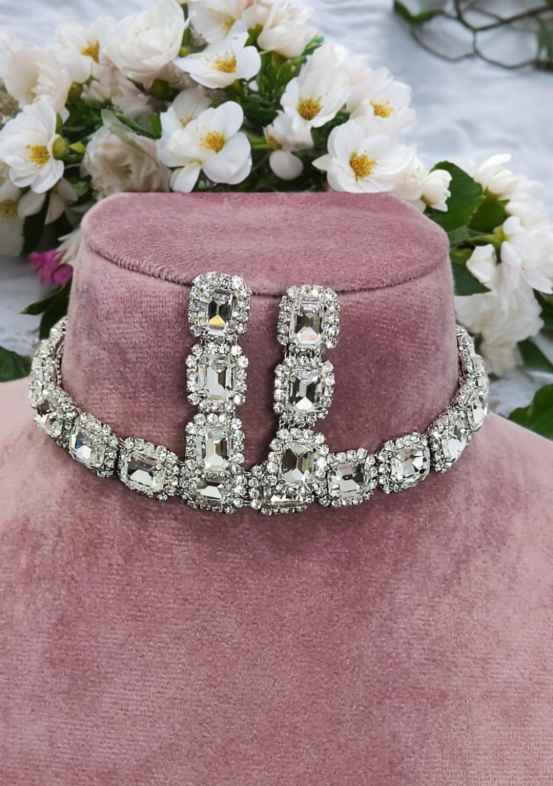 Velora Luxe Choker set
