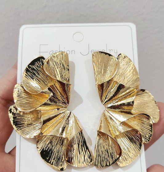 Curved Petals