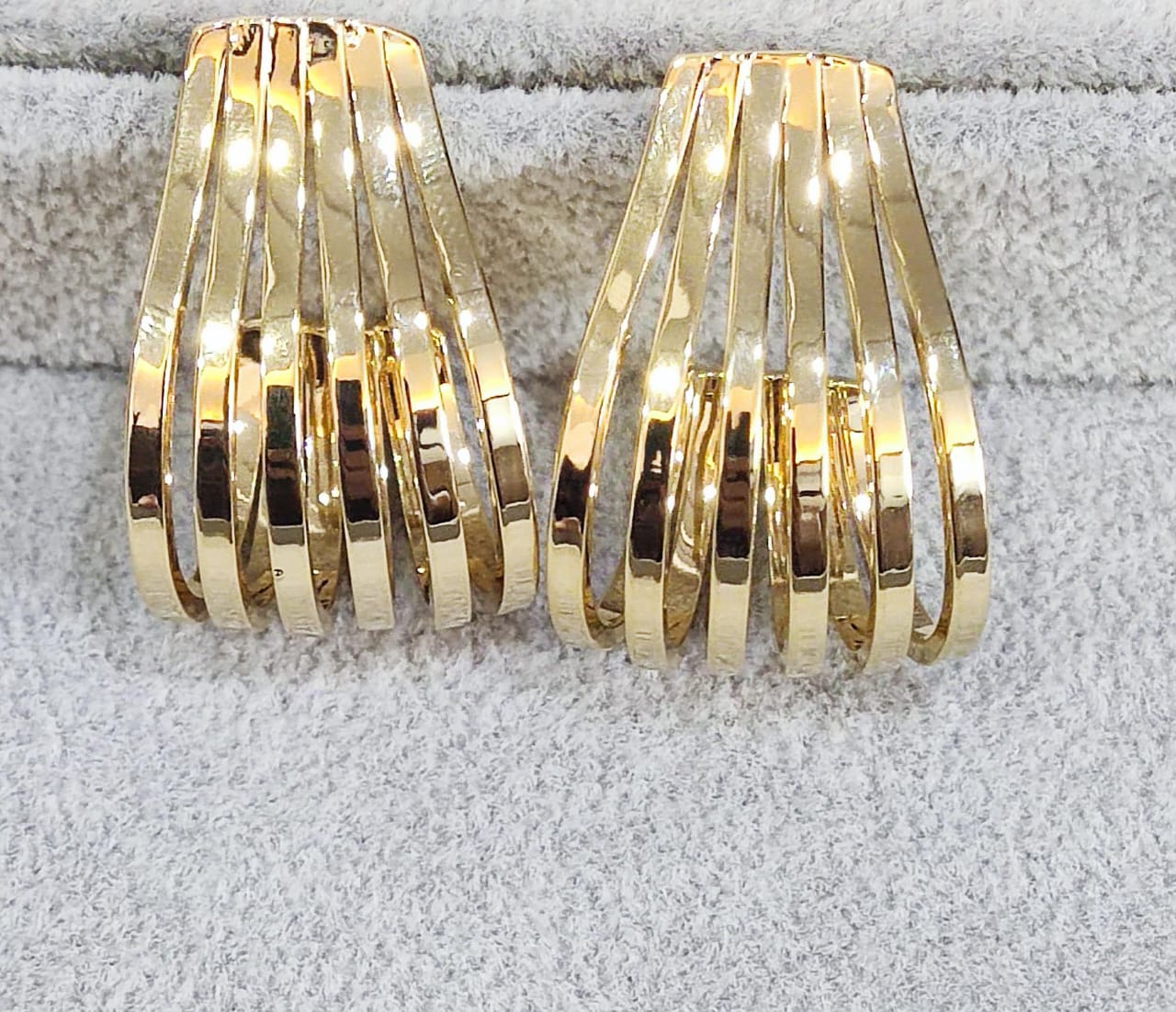 Cascade Gleam Hoops