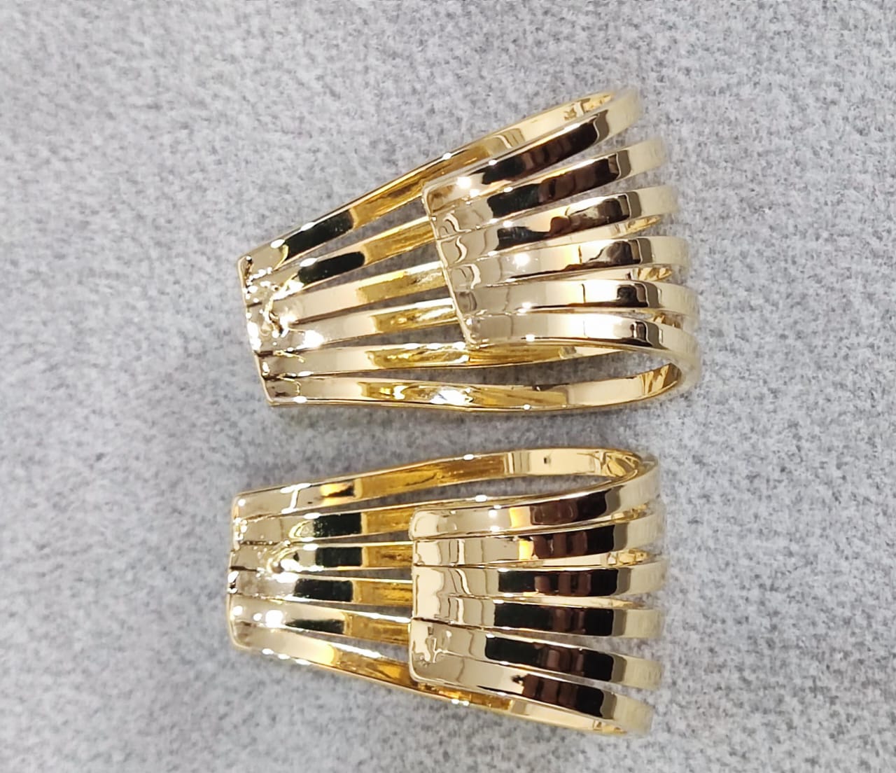 Cascade Gleam Hoops