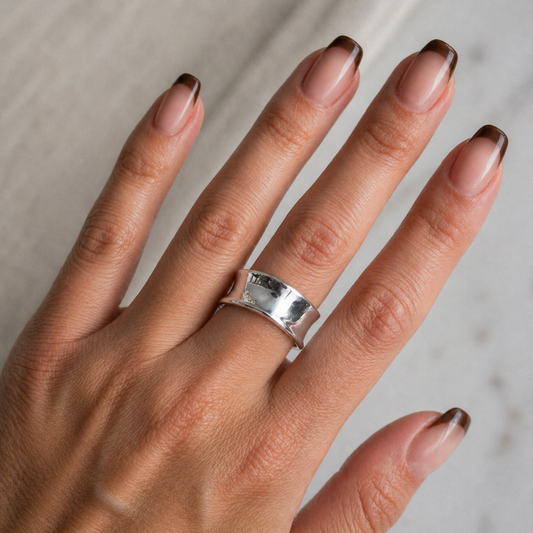 Luxe Curve Ring