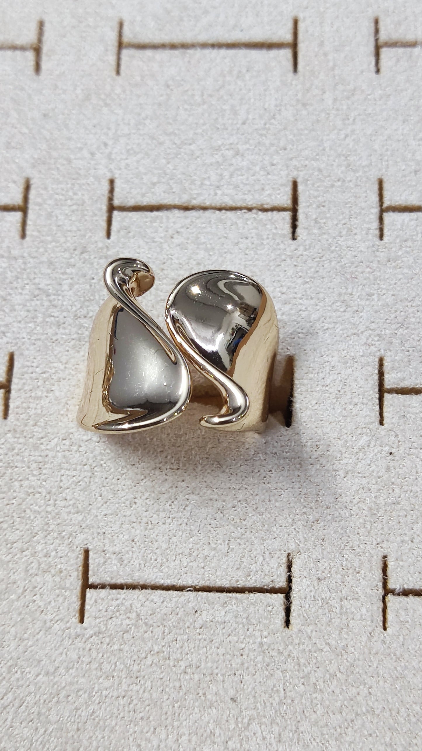 Fluid Wrap Ring